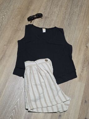 Black Linen Tank Top With Layered Hemline